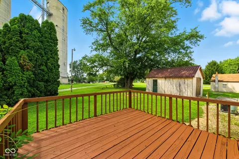 404 E Pike St, Kirklin, IN 46050 photo 4