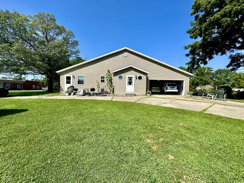 421 E North St, Hartford City, IN 47348