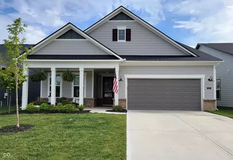5281 Spyglass Dr, Whitestown, IN 46075
