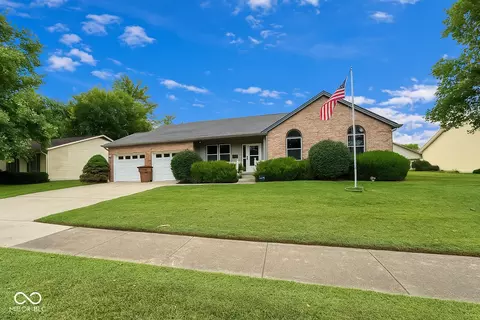 3376 Cox Ln, Columbus, IN 47203