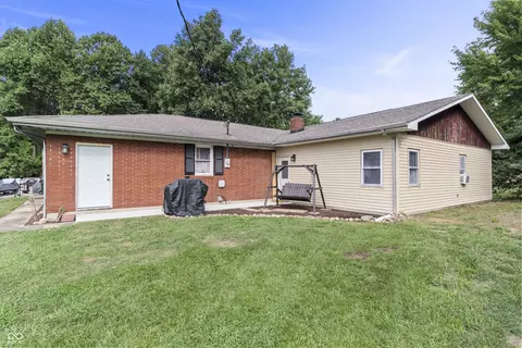 Exterior - 405 E 5th St, Carthage, IN 46115 photo 3 of 4