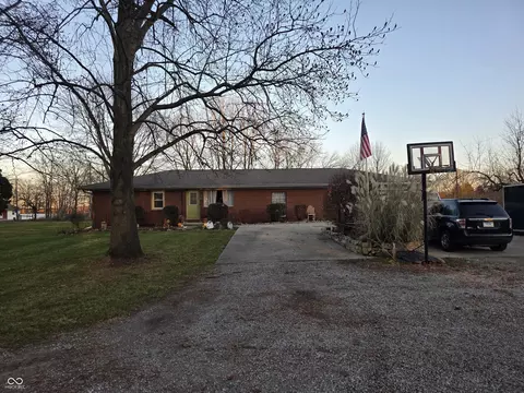 405 E 5th St, Carthage, IN 46115