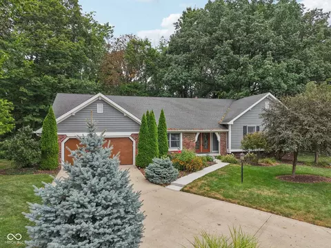 15226 Shoreway E Ct, Carmel, IN 46032