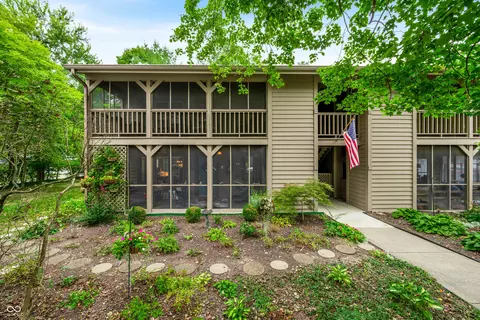 280 W Main St #D-13, Nashville, IN 47448