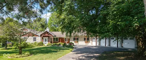 7655 Oak St, Zionsville, IN 46077