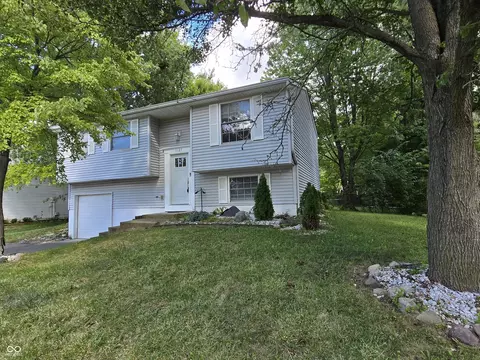 1127 Ridgepointe Dr, Indianapolis, IN 46234