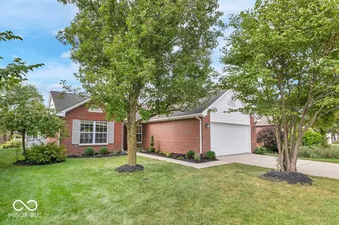 8437 Somerville Dr, Indianapolis, IN 46216