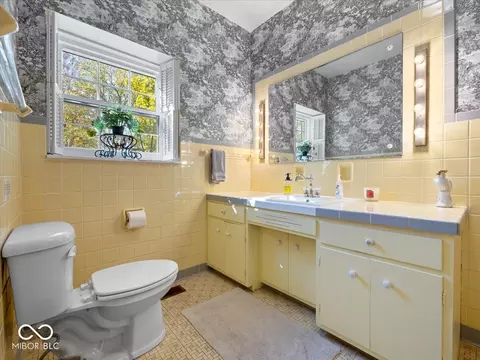 Bath - 9271 S 225 E, Flat Rock, IN 47234 photo 5 of 6