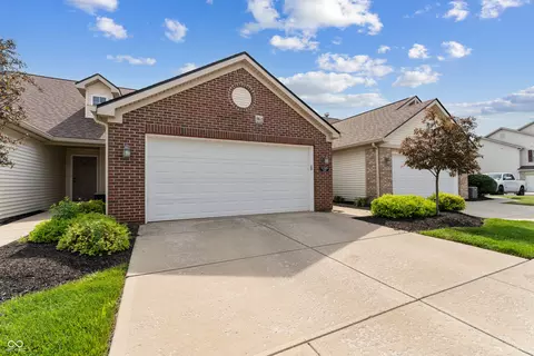 11505 Grassy Ct #102, Fishers, IN 46037