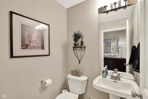 Bath - 11995 Gray Eagle Dr, Fishers, IN 46037 photo 2 of 8