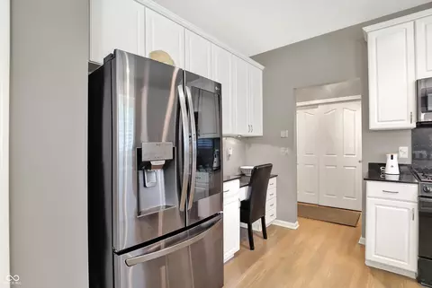 Kitchen - 11995 Gray Eagle Dr, Fishers, IN 46037 photo 6 of 9