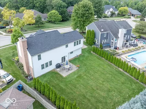 View/Area - 11995 Gray Eagle Dr, Fishers, IN 46037 photo 2 of 10