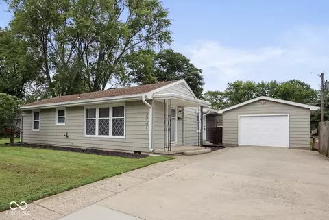 2741 Taylor Rd, Columbus, IN 47203