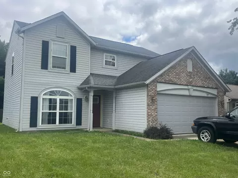 889 Waterway Dr, Franklin, IN 46131