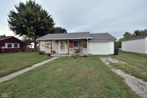 689 S Lincoln St, Martinsville, IN 46151
