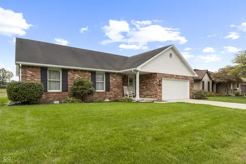 3847 Bonaventure Dr, Columbus, IN 47203