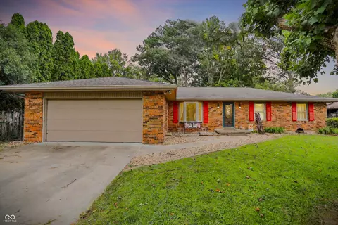 3341 Flintwood Dr, Columbus, IN 47203