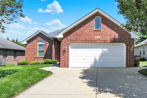 6120 Sheridan Dr, Columbus, IN 47203