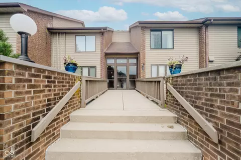107 Knoll Ct #A, Noblesville, IN 46062