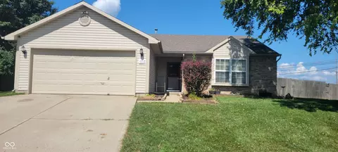 8145 Sunset Ct, Columbus, IN 47201