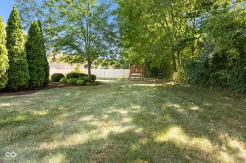 Exterior - 8607 Redditch Dr, Avon, IN 46123 photo 6 of 7