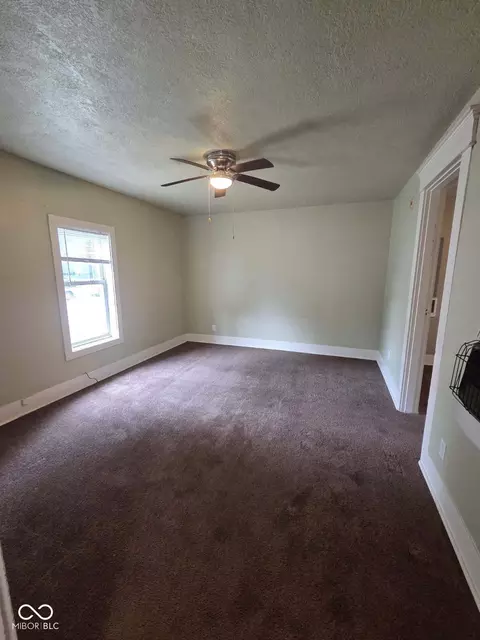 320 E 7th St, Lapel, IN 46051 photo 2