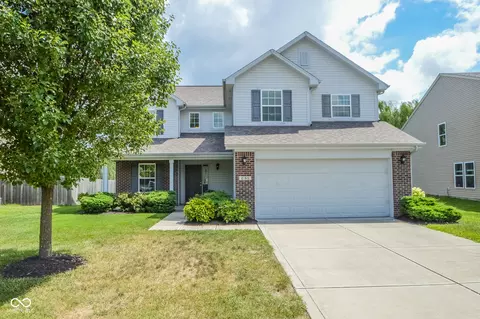 2165 Cedarmill Dr, Franklin, IN 46131