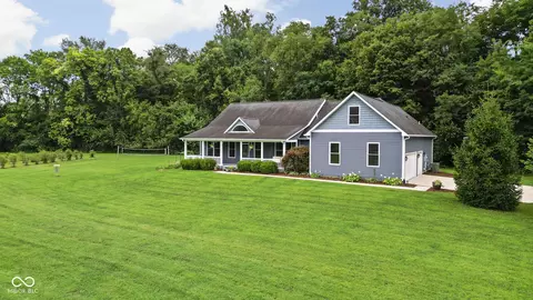 5275 Misthaven Ln, Greenwood, IN 46143