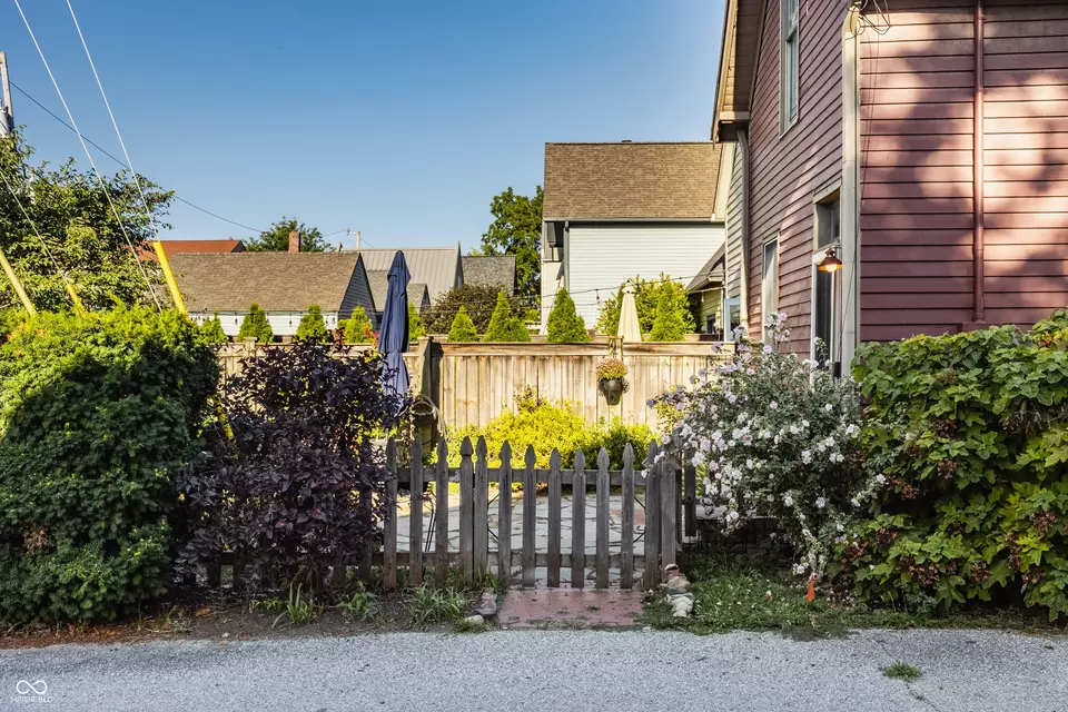 Exterior - 607 Lord St, Indianapolis, IN 46202 photo 7 of 12