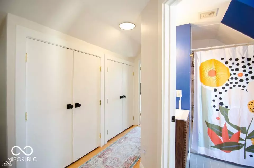 Entry Way - 607 Lord St, Indianapolis, IN 46202 photo 6 of 6