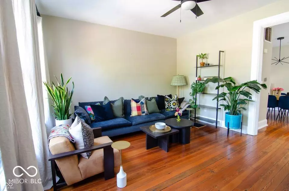 Living - 607 Lord St, Indianapolis, IN 46202 photo 2 of 2