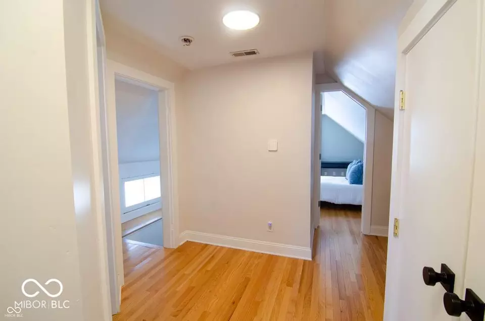 Entry Way - 607 Lord St, Indianapolis, IN 46202 photo 4 of 6