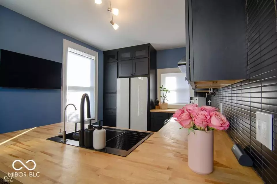 Kitchen - 607 Lord St, Indianapolis, IN 46202 photo 5 of 5