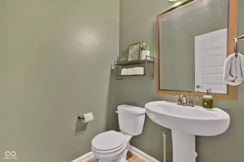 Bath - 4160 Lotus St, Plainfield, IN 46168 photo 1 of 6