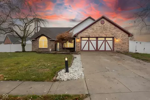 7674 Doone Valley Ct, Avon, IN 46123