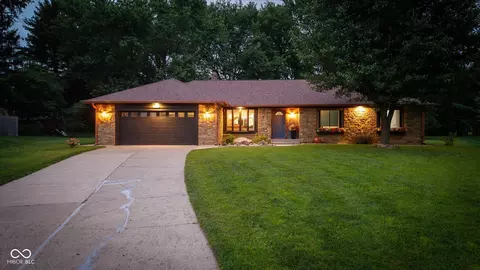 377 N Windmill Trl, Greenwood, IN 46142