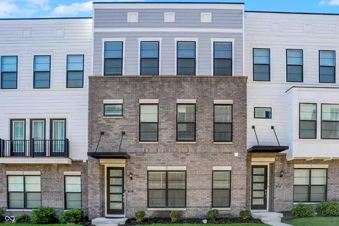 9741 District N Dr, Fishers, IN 46037