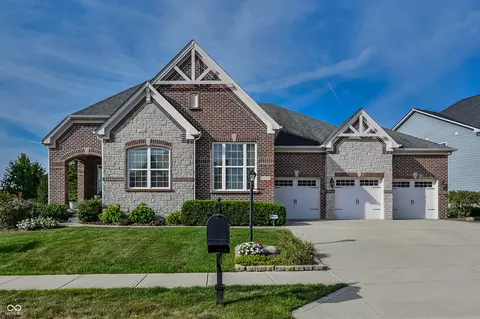 2694 E High Grove Cir, Zionsville, IN 46077