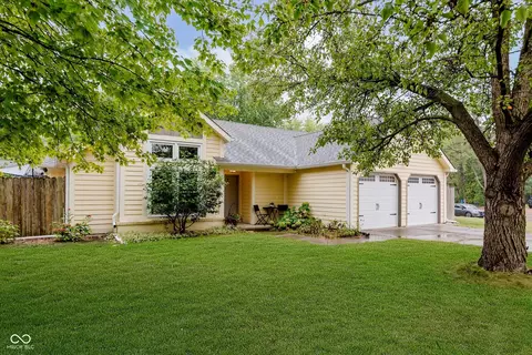46 Granite Ct, Carmel, IN 46032