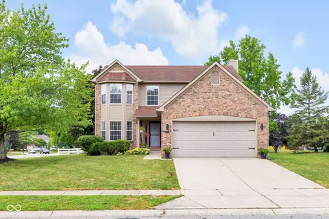 6255 Valleyview Dr, Fishers, IN 46038