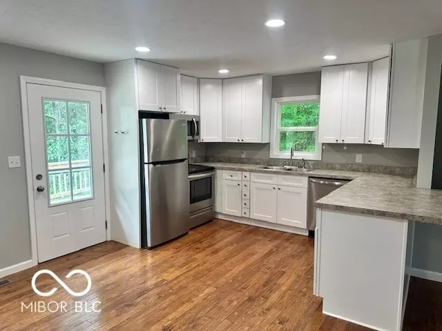 Kitchen - 11630 W Georgetown Rd, Columbus, IN 47201 photo 2 of 4