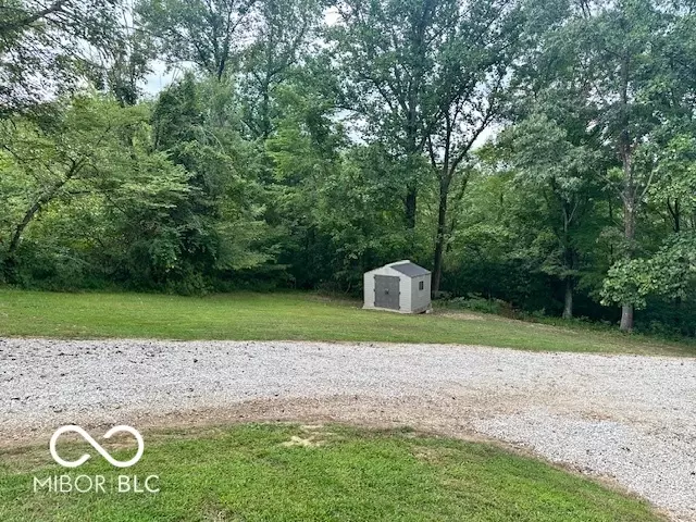 Exterior - 11630 W Georgetown Rd, Columbus, IN 47201 photo 5 of 10