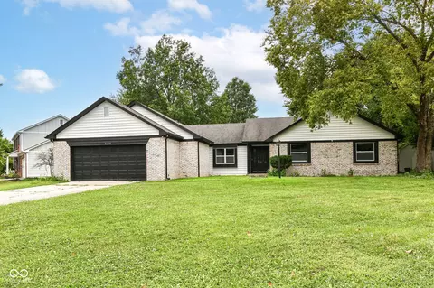 8109 Castle Cove Rd, Indianapolis, IN 46256