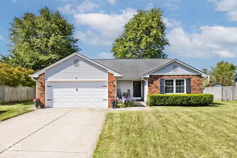 68 Southway Dr, Bargersville, IN 46106
