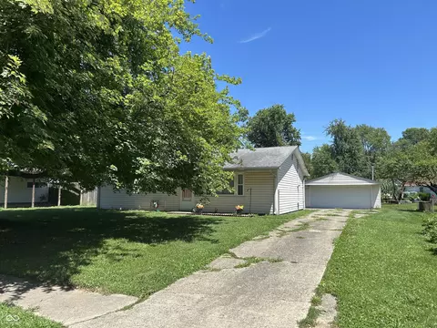 651 Hanover Dr, Whiteland, IN 46184