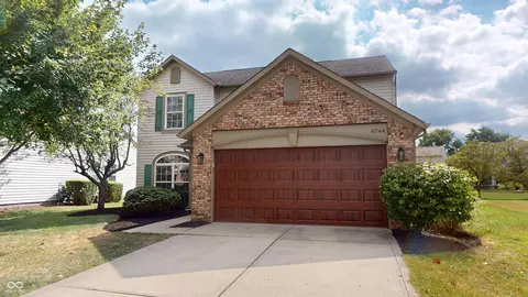 6744 Dorchester Dr, Zionsville, IN 46077