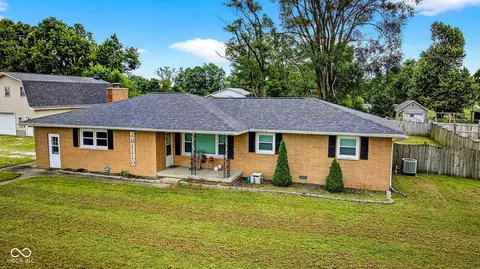 6949 N Erickson St, Terre Haute, IN 47805
