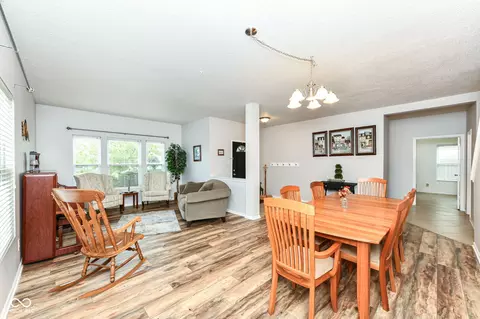 8221 S Evening Dr, Pendleton, IN 46064 photo 7
