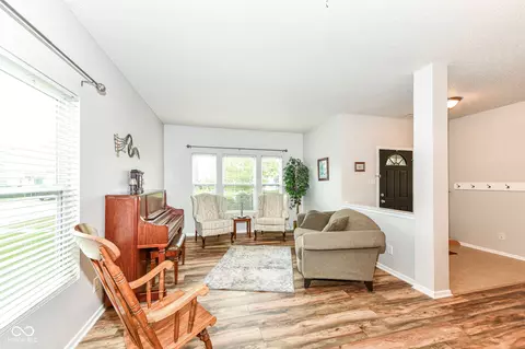 8221 S Evening Dr, Pendleton, IN 46064 photo 5