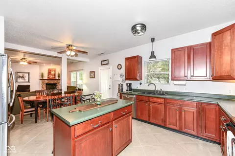 8221 S Evening Dr, Pendleton, IN 46064 photo 10